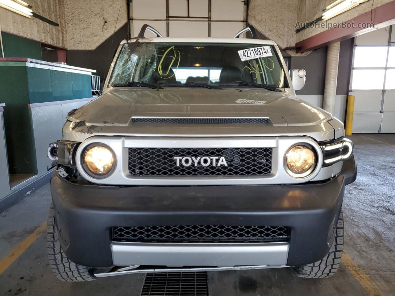 2007 Toyota Fj Cruiser  Silver vin: JTEBU11F370001543