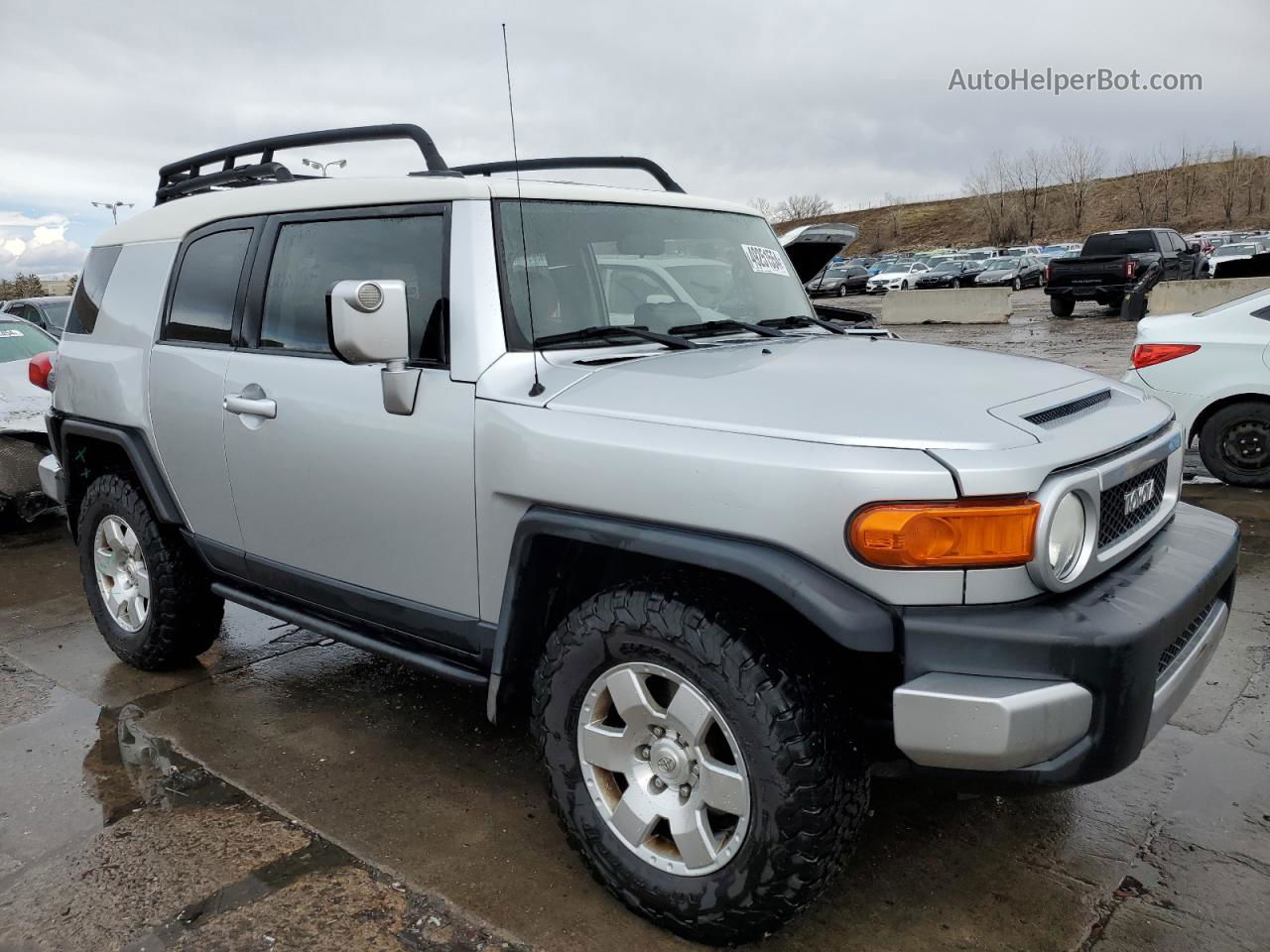 2007 Toyota Fj Cruiser  Silver vin: JTEBU11F470047821