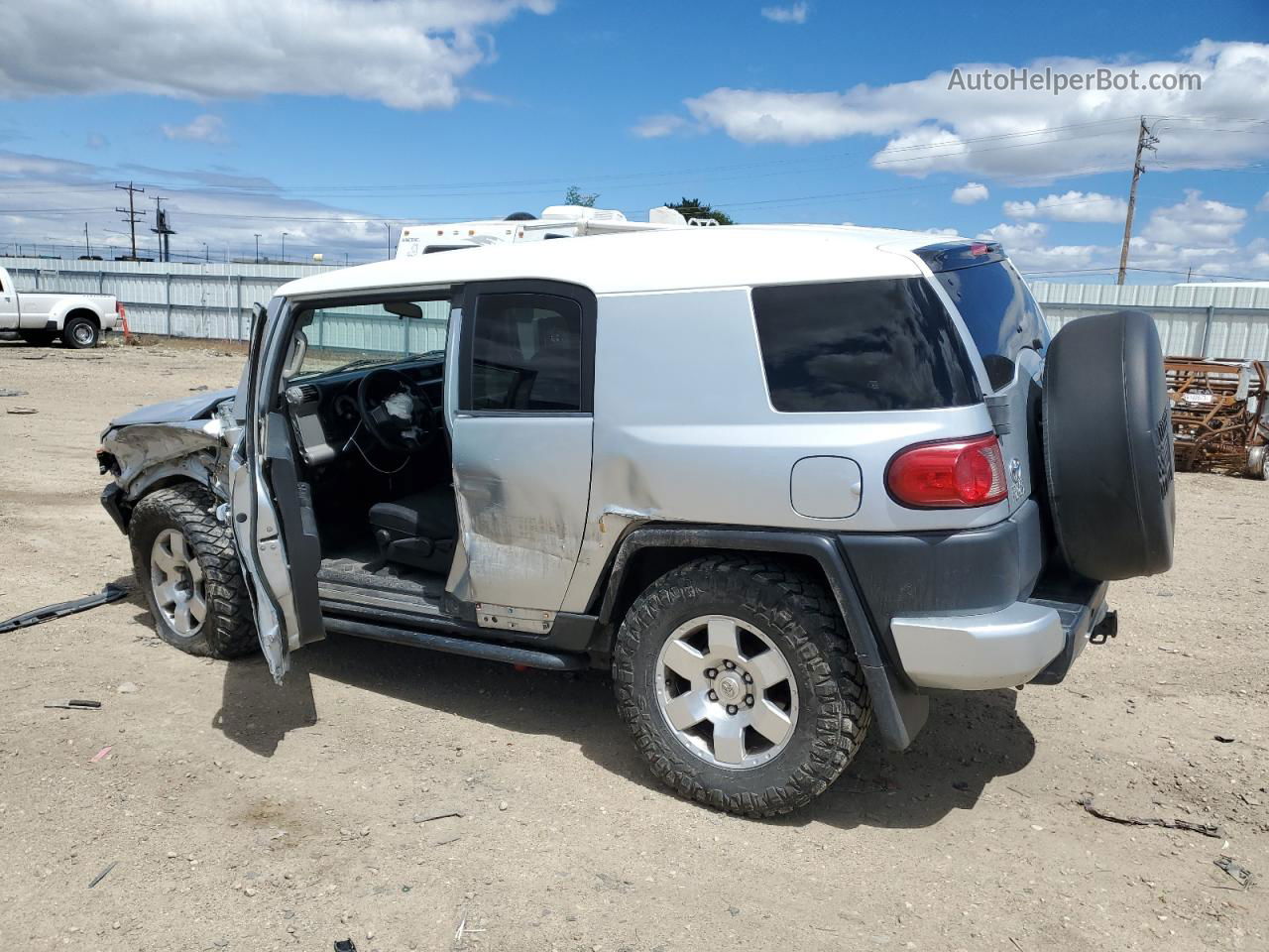 2007 Toyota Fj Cruiser  Silver vin: JTEBU11F570082612