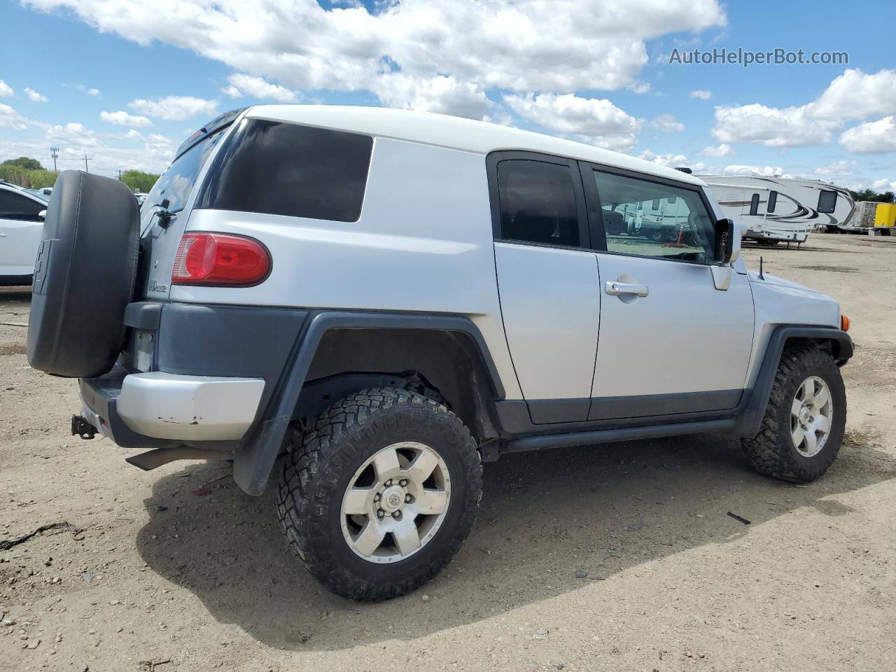 2007 Toyota Fj Cruiser  Серебряный vin: JTEBU11F570082612