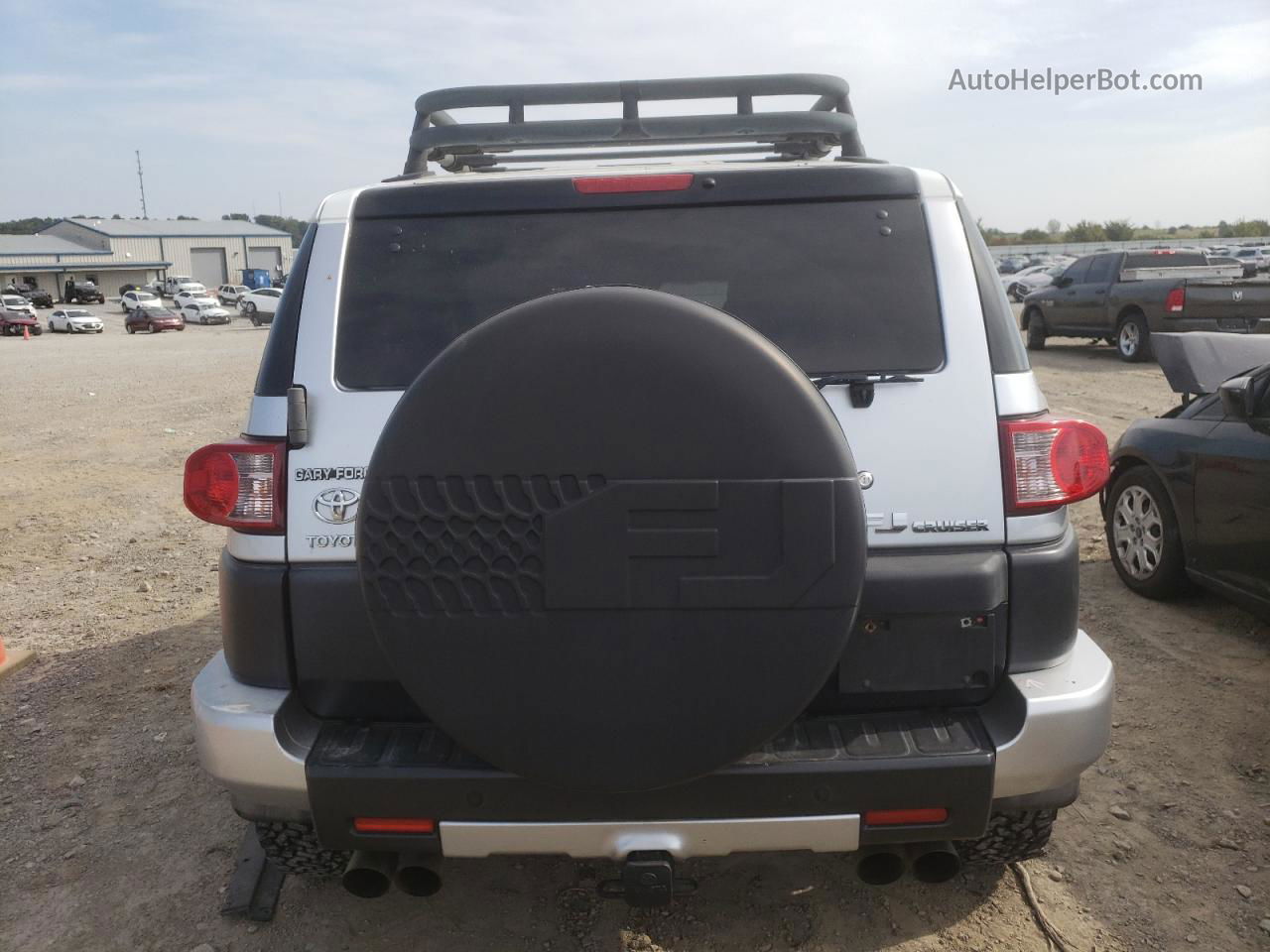 2007 Toyota Fj Cruiser  Silver vin: JTEBU11F670028008