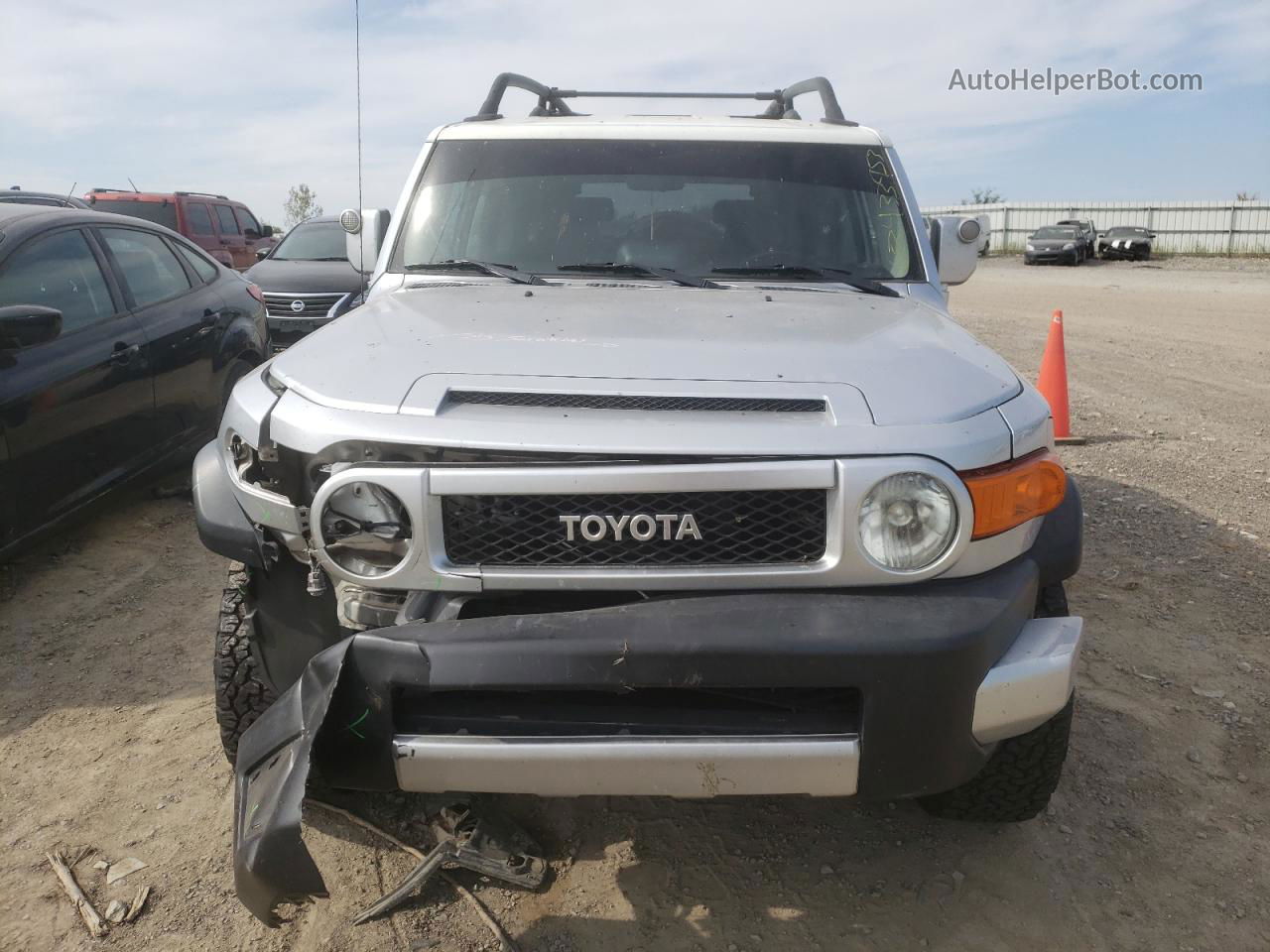 2007 Toyota Fj Cruiser  Silver vin: JTEBU11F670028008