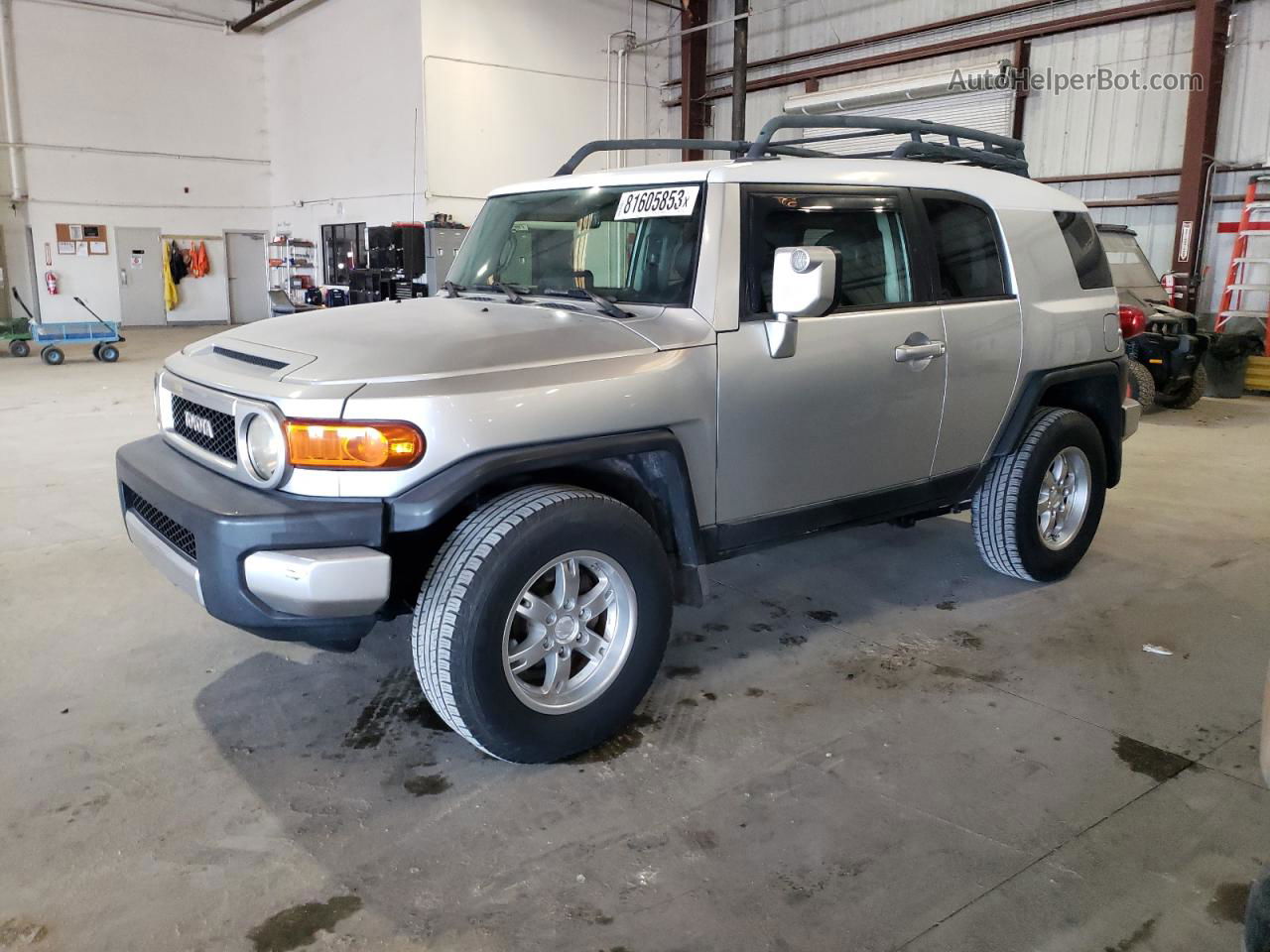 2007 Toyota Fj Cruiser Silver vin: JTEBU11F770017468