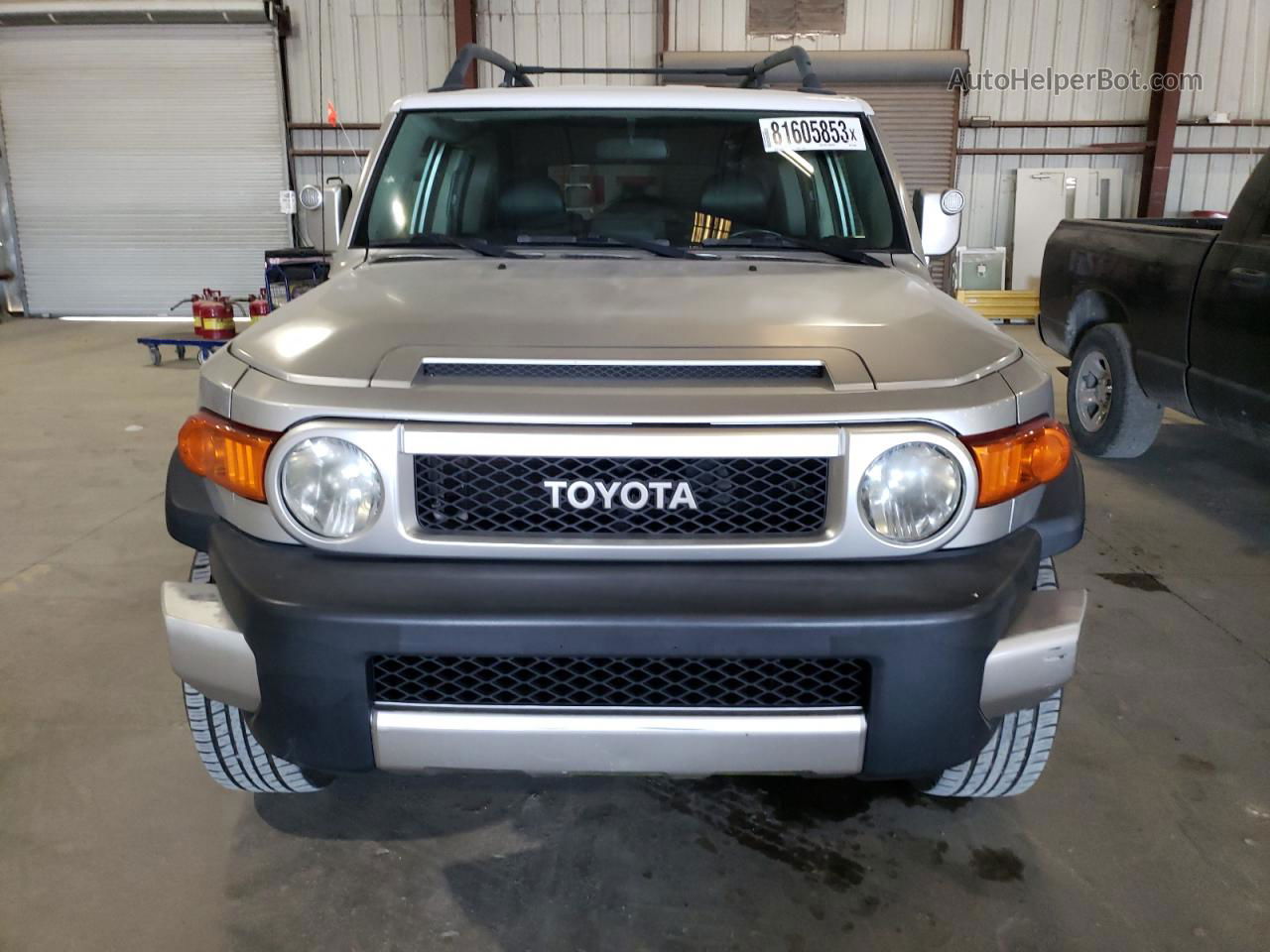 2007 Toyota Fj Cruiser Silver vin: JTEBU11F770017468