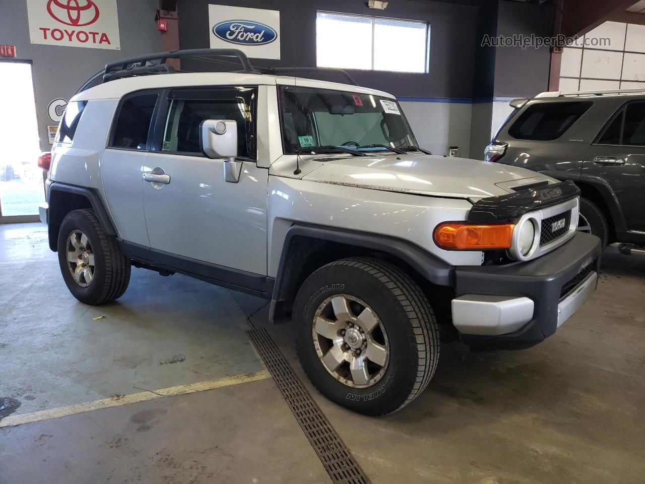 2007 Toyota Fj Cruiser  Silver vin: JTEBU11F870071507