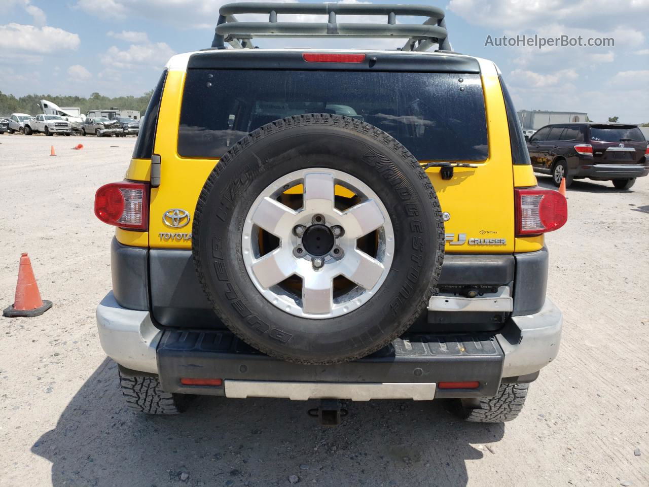 2007 Toyota Fj Cruiser  Желтый vin: JTEBU11F970002678