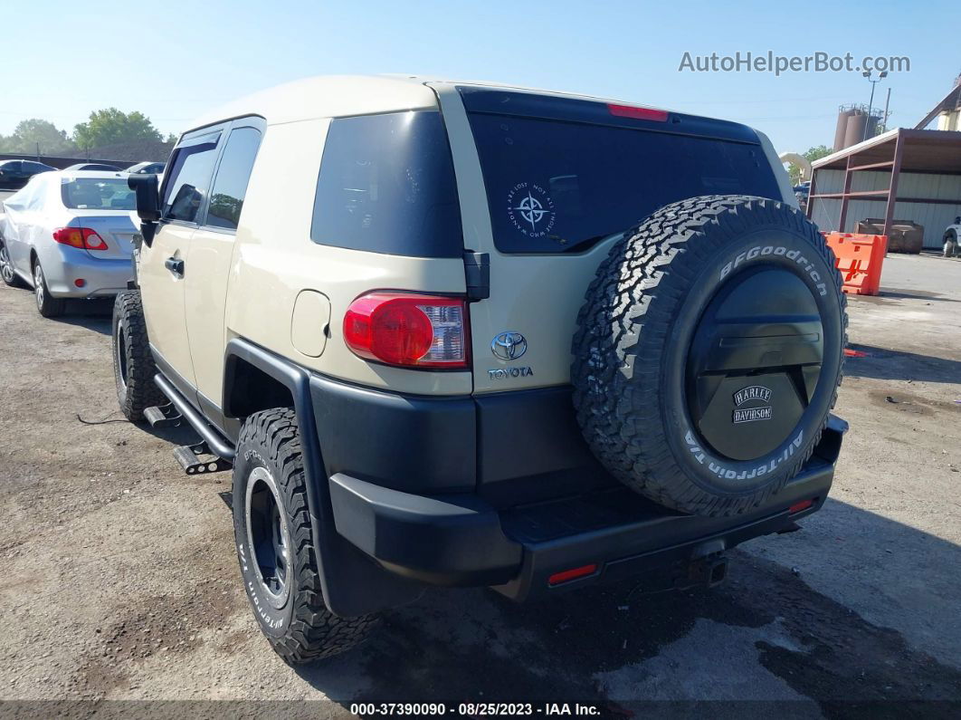 2010 Toyota Fj Cruiser   Beige vin: JTEBU4BF0AK090774