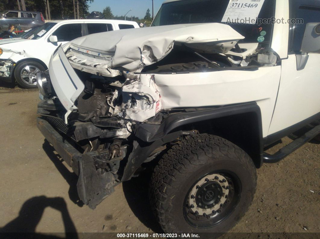 2010 Toyota Fj Cruiser   White vin: JTEBU4BF3AK082023