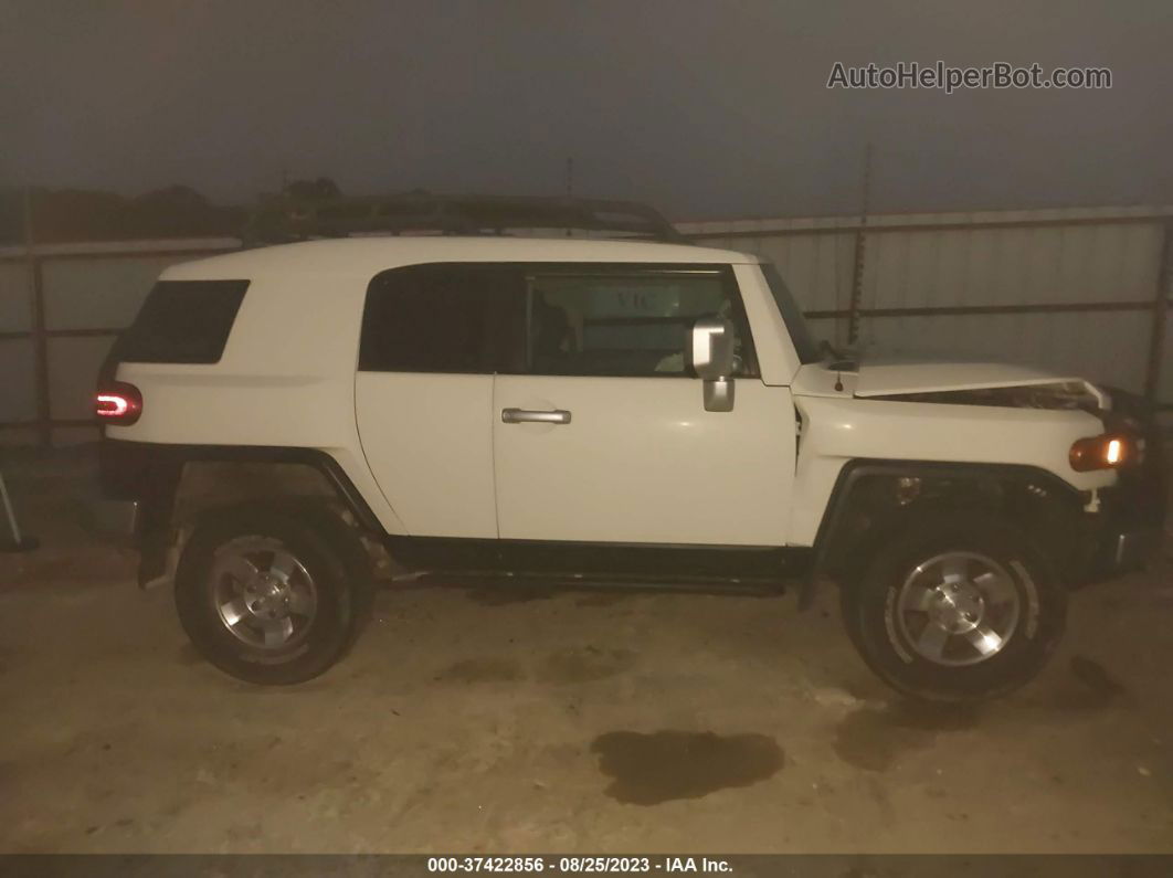 2010 Toyota Fj Cruiser   White vin: JTEBU4BF9AK093351