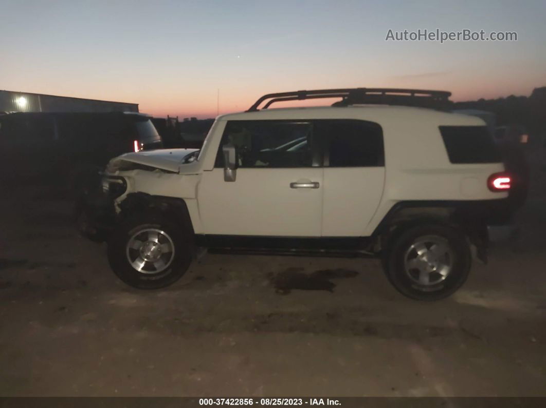 2010 Toyota Fj Cruiser   White vin: JTEBU4BF9AK093351