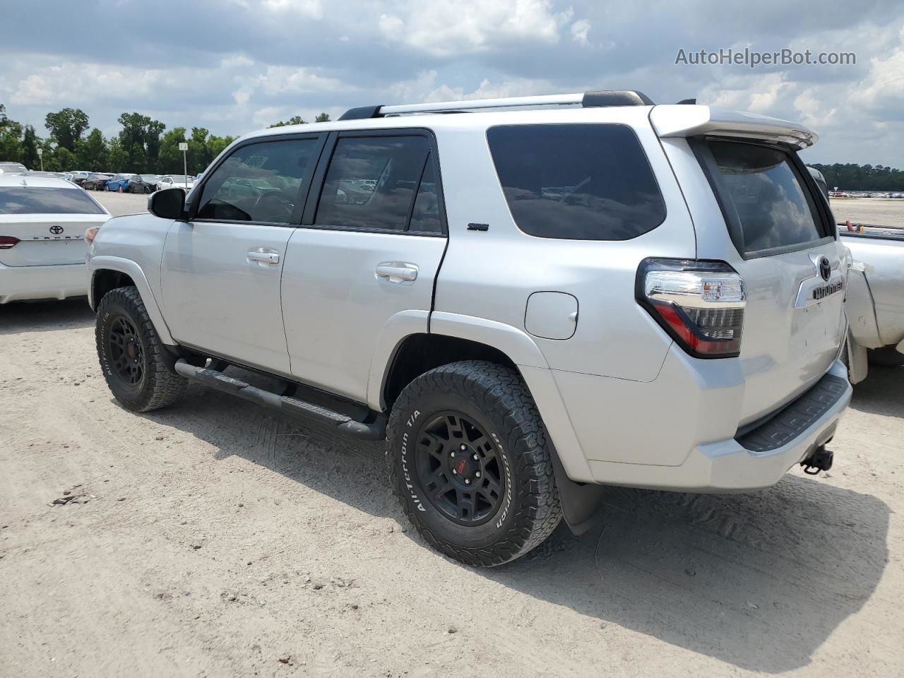 2021 Toyota 4runner Sr5 Серебряный vin: JTEEU5JR9M5247526