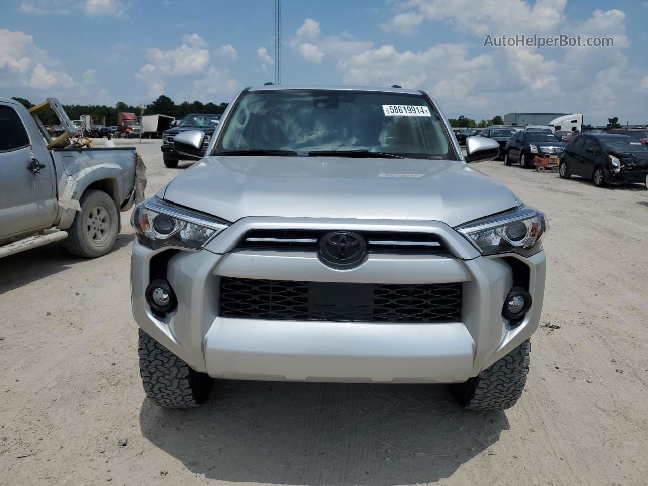 2021 Toyota 4runner Sr5 Серебряный vin: JTEEU5JR9M5247526