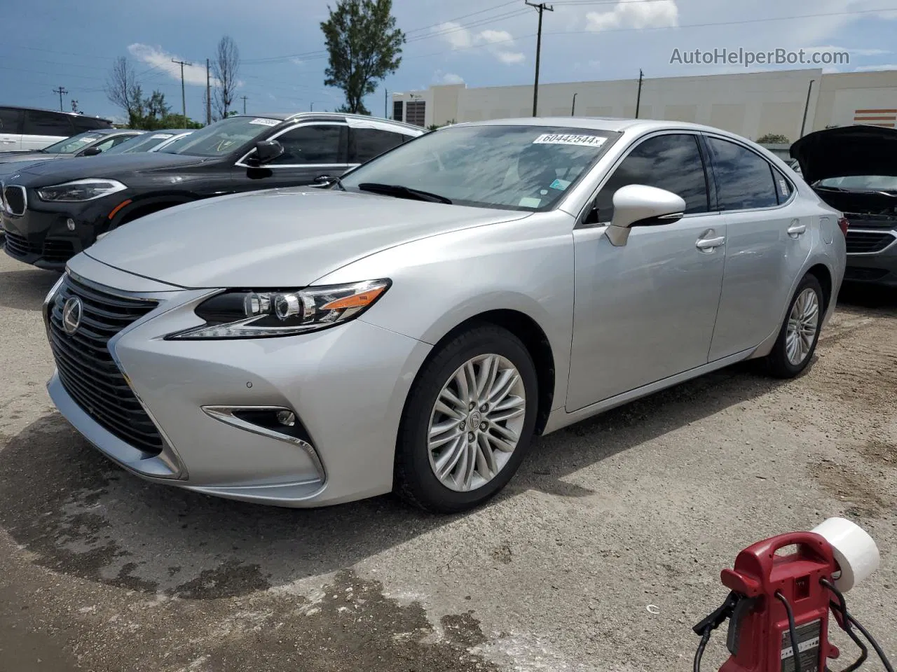 2016 Lexus Es 350 Серебряный vin: JTHBK1GG8G2212461