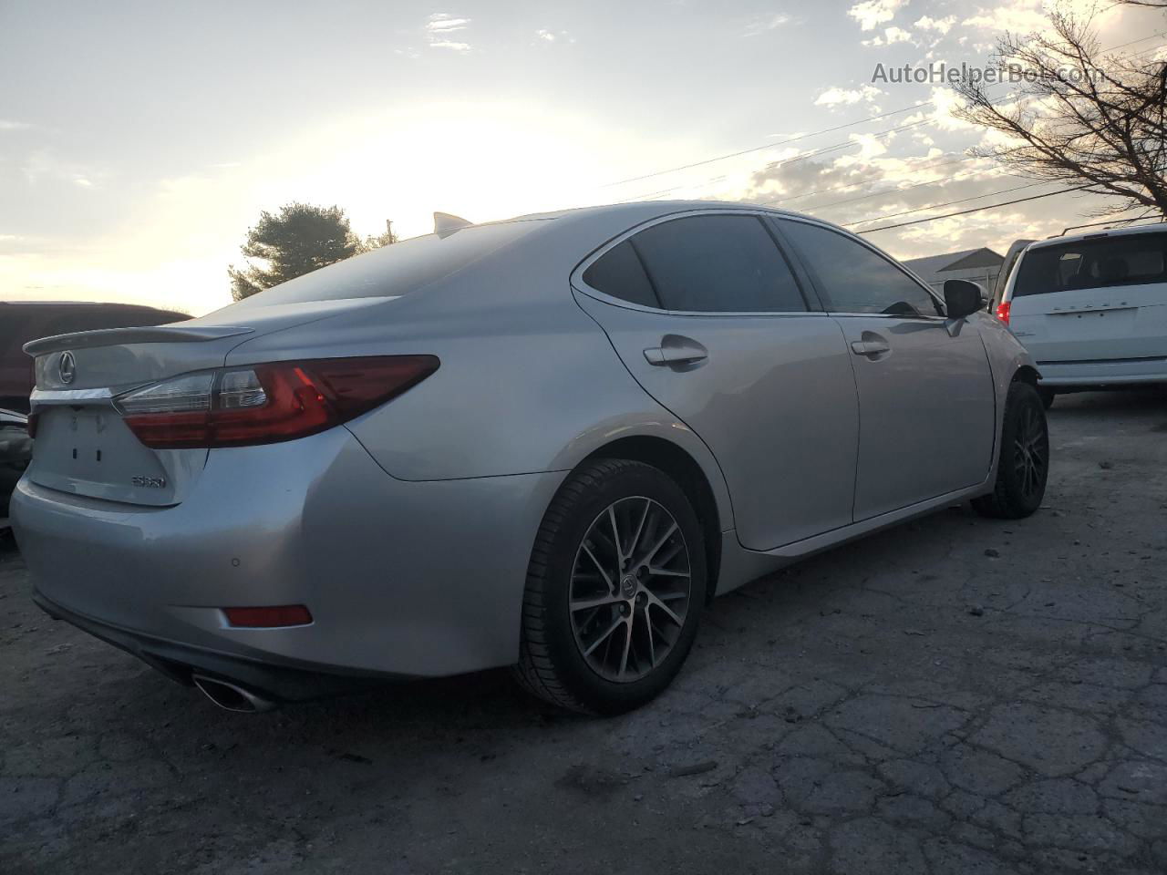 2016 Lexus Es 350 Серебряный vin: JTHBK1GG8G2216767