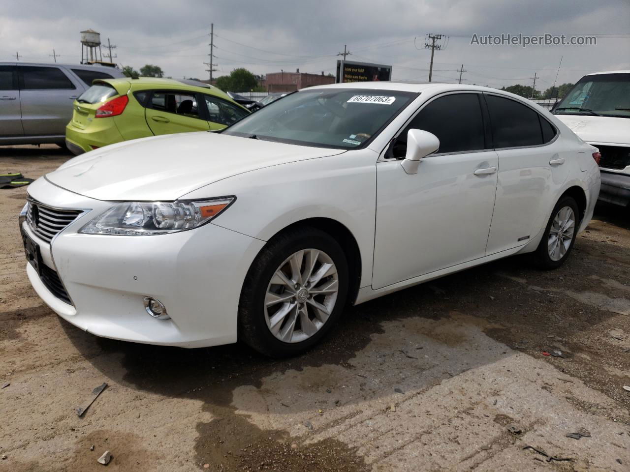 2014 Lexus Es 300h White vin: JTHBW1GG0E2039391