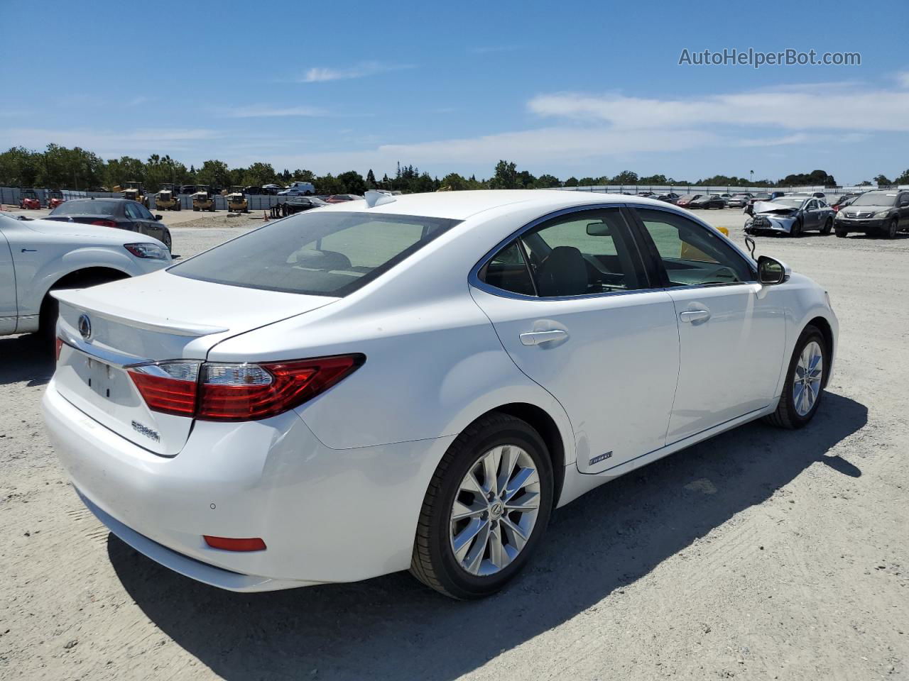 2015 Lexus Es 300h White vin: JTHBW1GG1F2091100