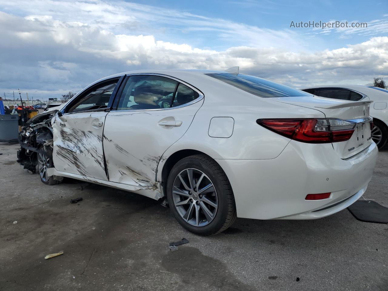 2016 Lexus Es 300h Белый vin: JTHBW1GG1G2115087