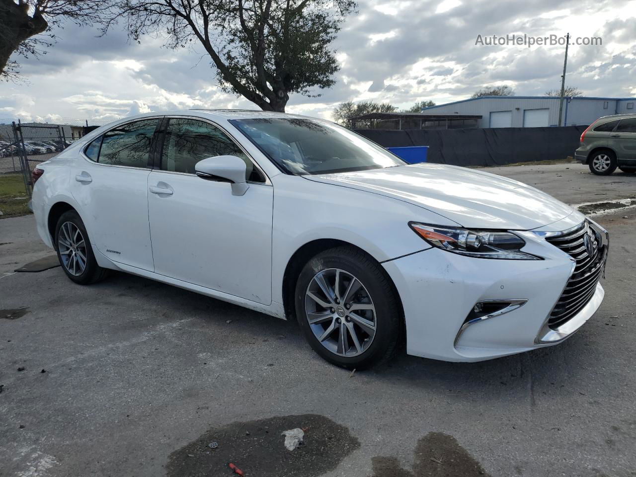 2016 Lexus Es 300h Белый vin: JTHBW1GG1G2115087