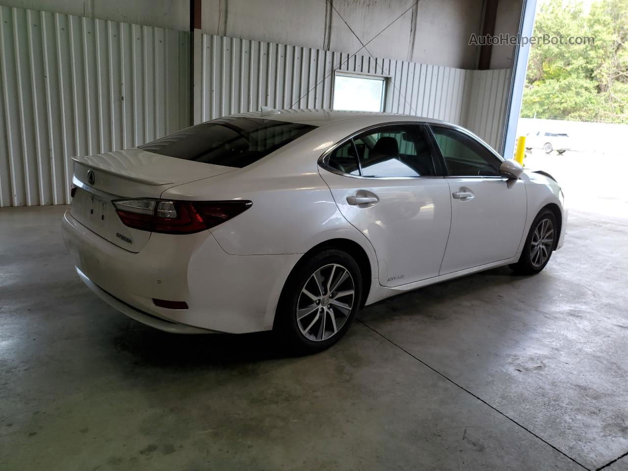 2018 Lexus Es 300h White vin: JTHBW1GG1J2193666