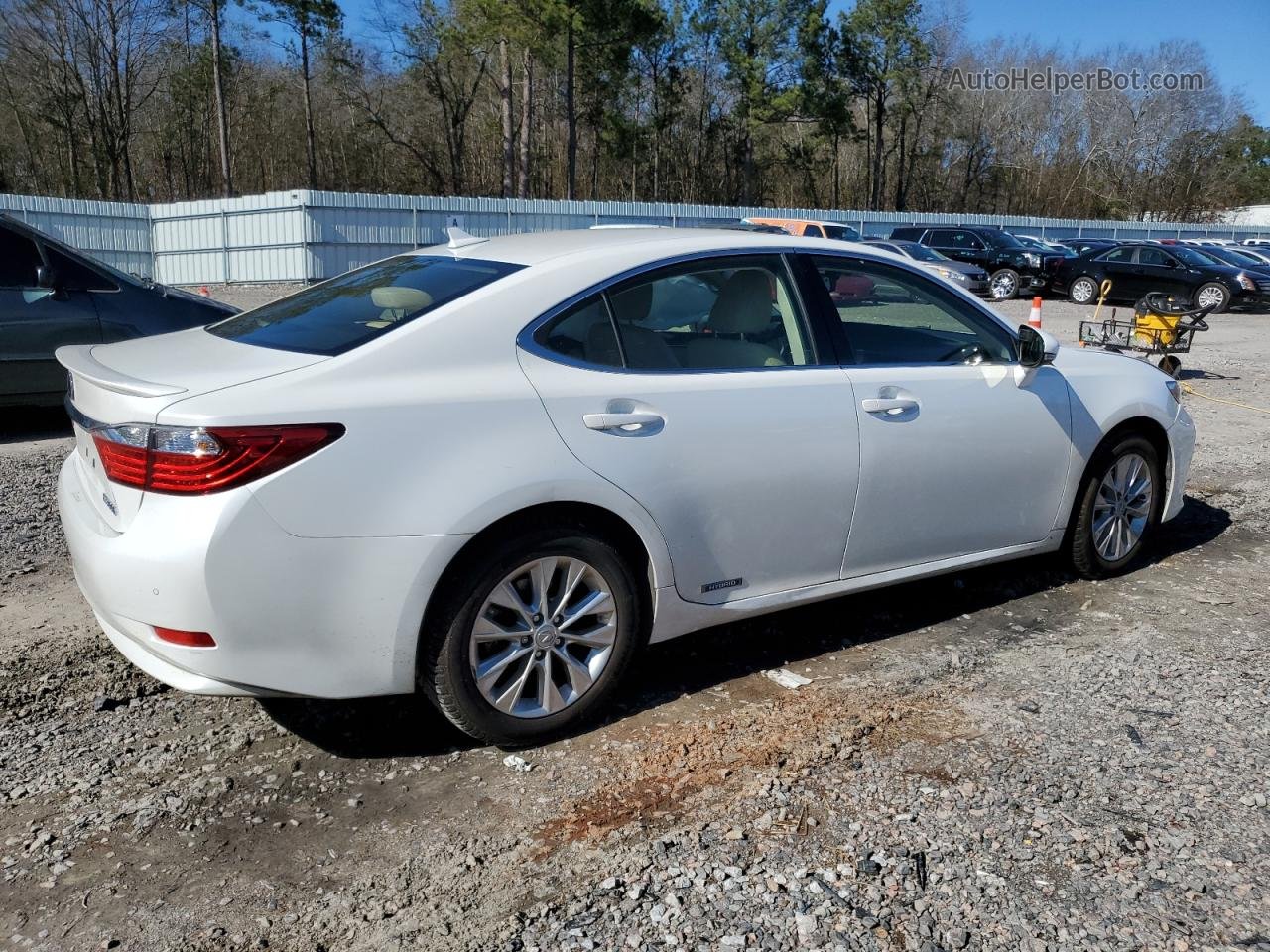 2013 Lexus Es 300h White vin: JTHBW1GG2D2028052