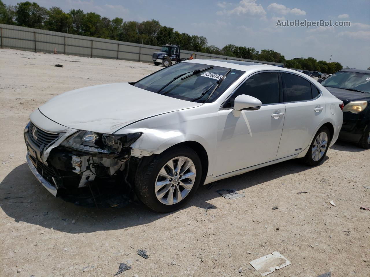 2014 Lexus Es 300h White vin: JTHBW1GG3E2052281