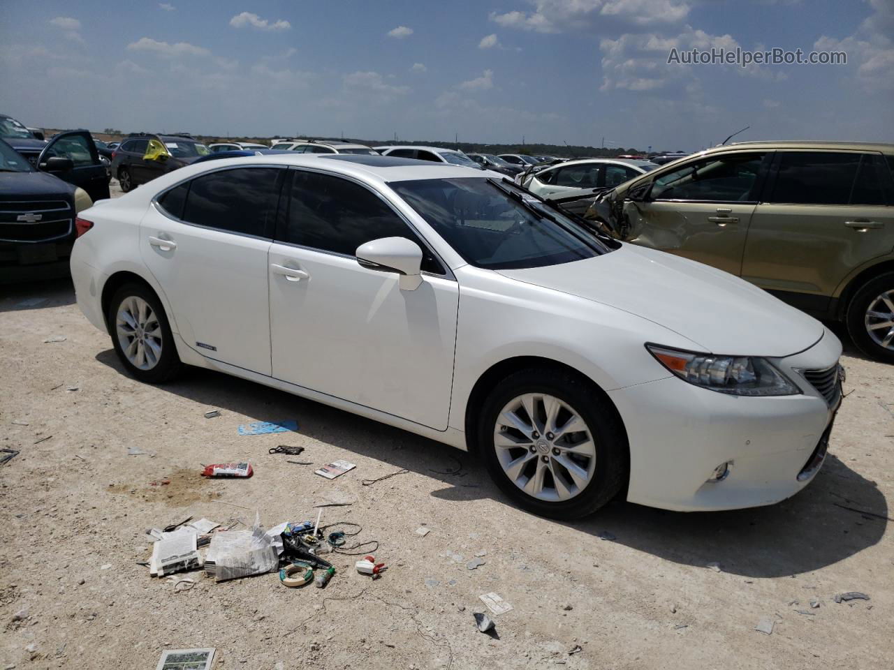 2014 Lexus Es 300h White vin: JTHBW1GG3E2052281