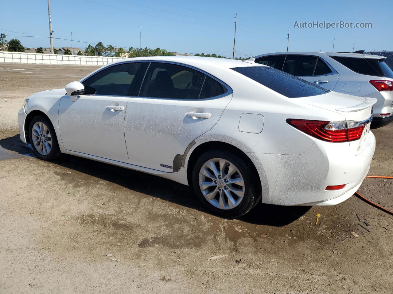 2014 Lexus Es 300h White vin: JTHBW1GG3E2053169