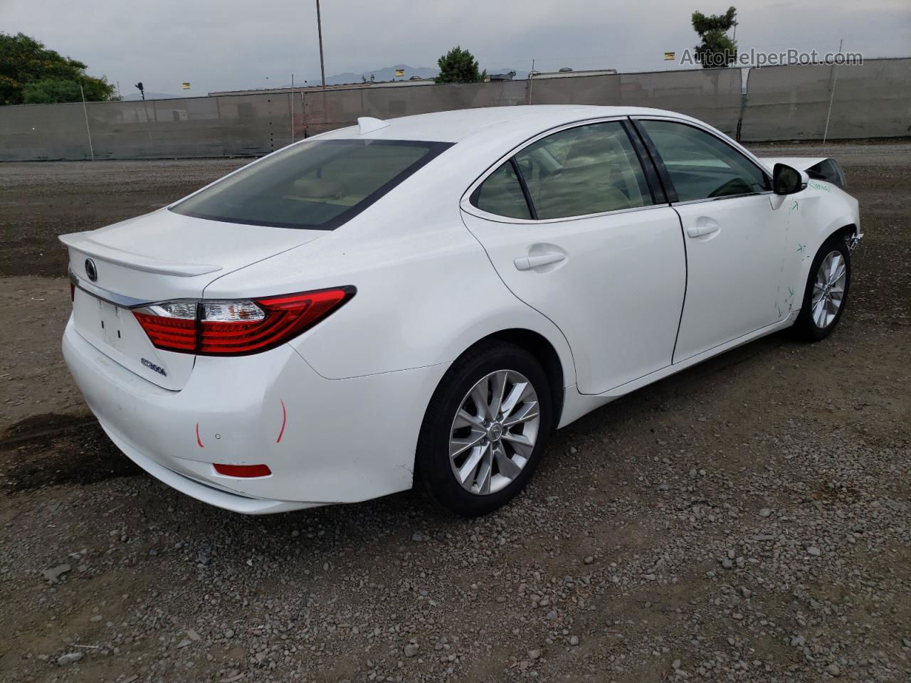 2015 Lexus Es 300h White vin: JTHBW1GG3F2094709