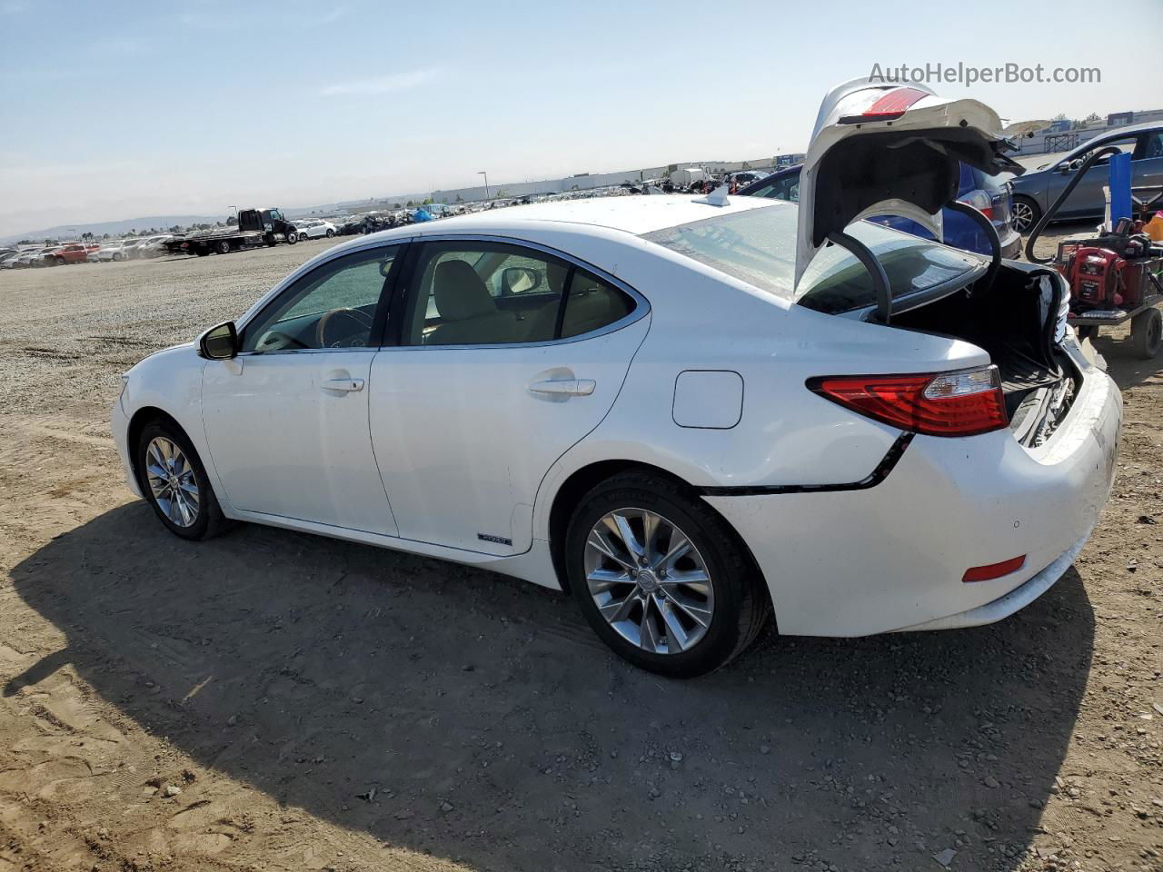 2014 Lexus Es 300h White vin: JTHBW1GG4E2046814