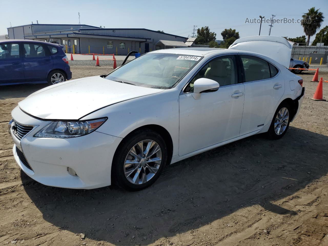 2014 Lexus Es 300h Белый vin: JTHBW1GG4E2046814