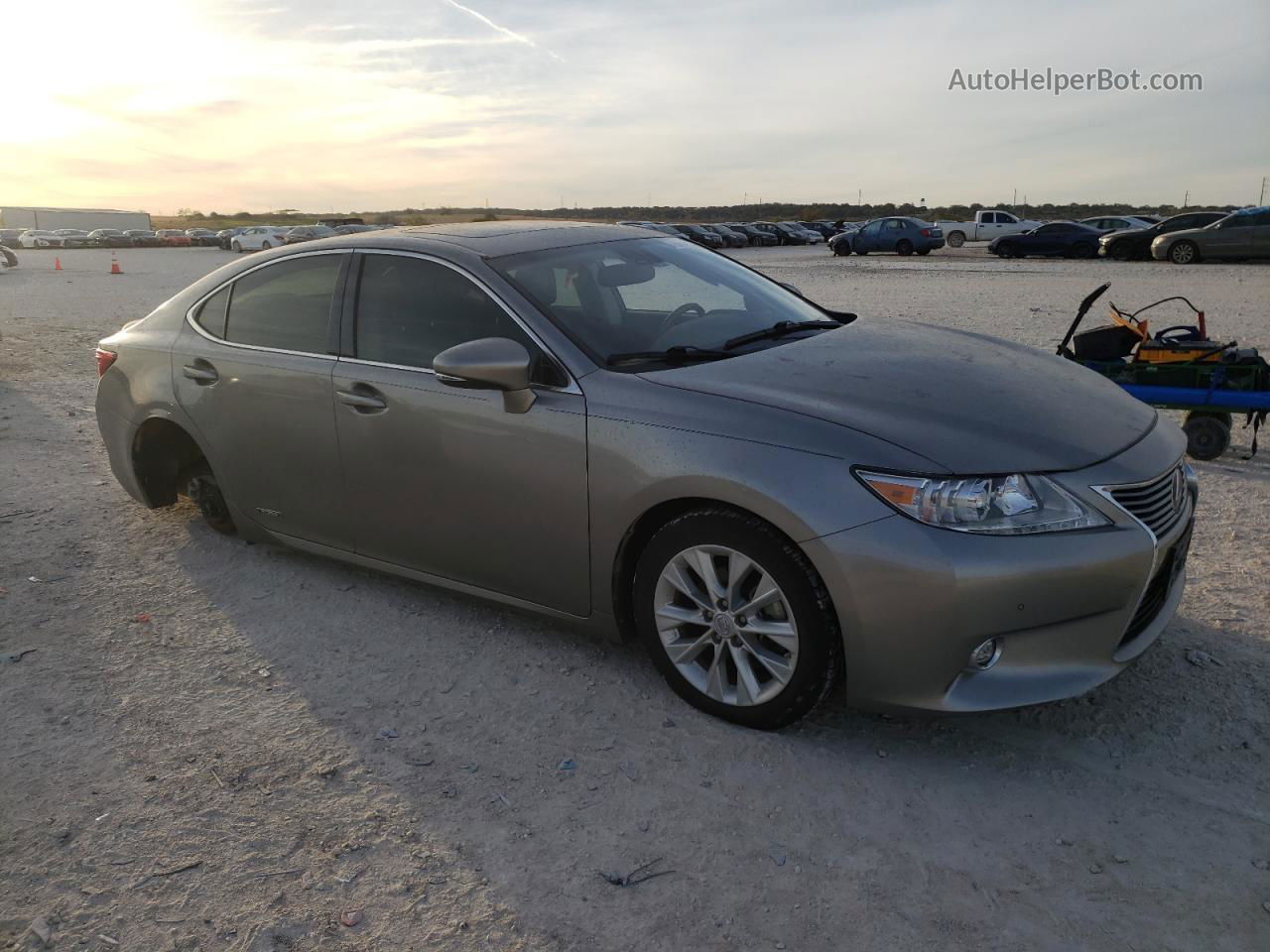 2015 Lexus Es 300h Бежевый vin: JTHBW1GG4F2084335