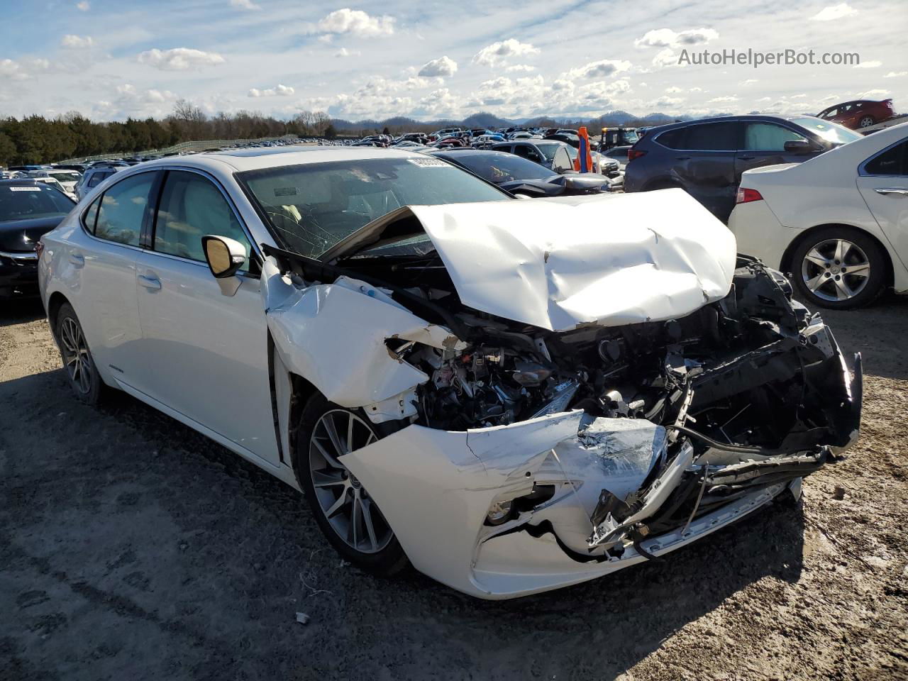 2018 Lexus Es 300h White vin: JTHBW1GG5J2194514