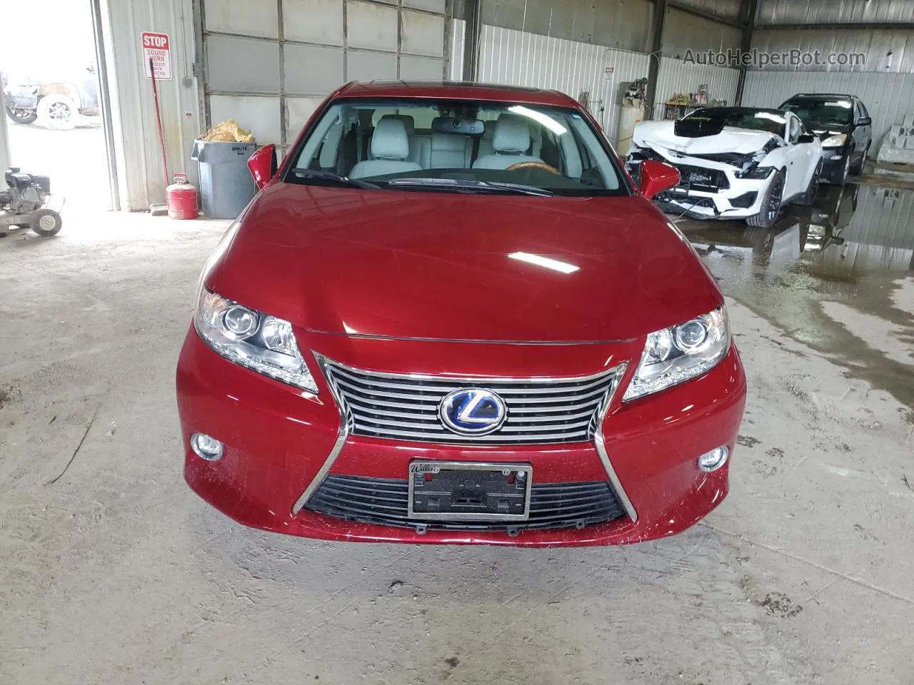 2014 Lexus Es 300h Maroon vin: JTHBW1GG7E2059329