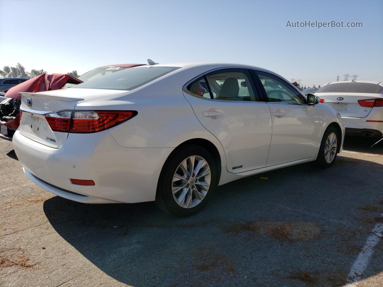 2013 Lexus Es 300h White vin: JTHBW1GG9D2037783