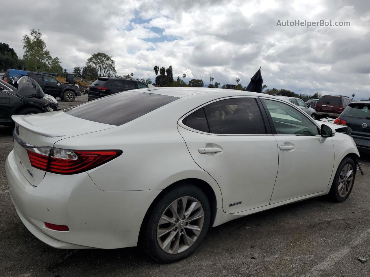 2014 Lexus Es 300h White vin: JTHBW1GGXE2075489