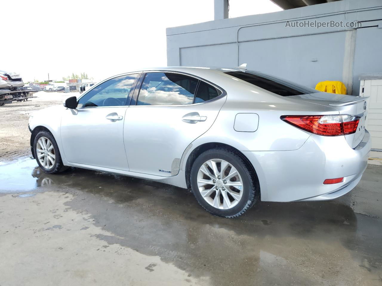 2014 Lexus Es 300h Silver vin: JTHBW1GGXE2076514