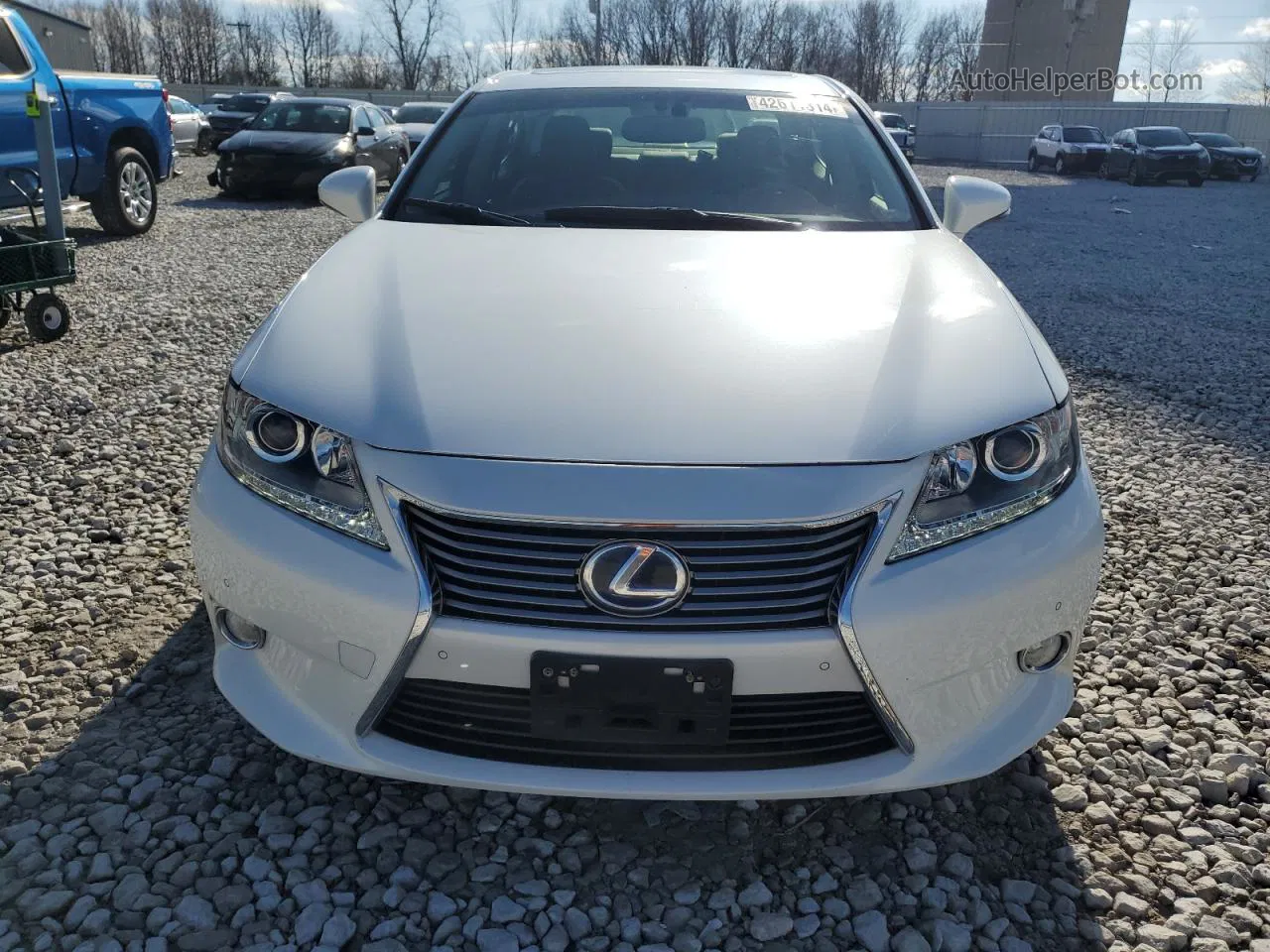 2015 Lexus Es 300h Белый vin: JTHBW1GGXF2088843