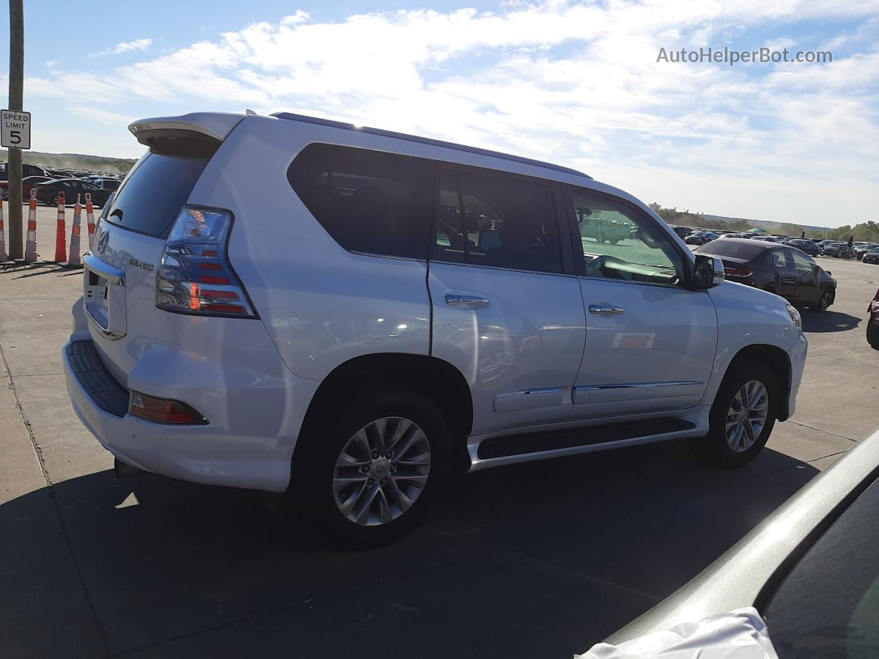 2015 Lexus Gx 460 White vin: JTJBM7FX8F5112337