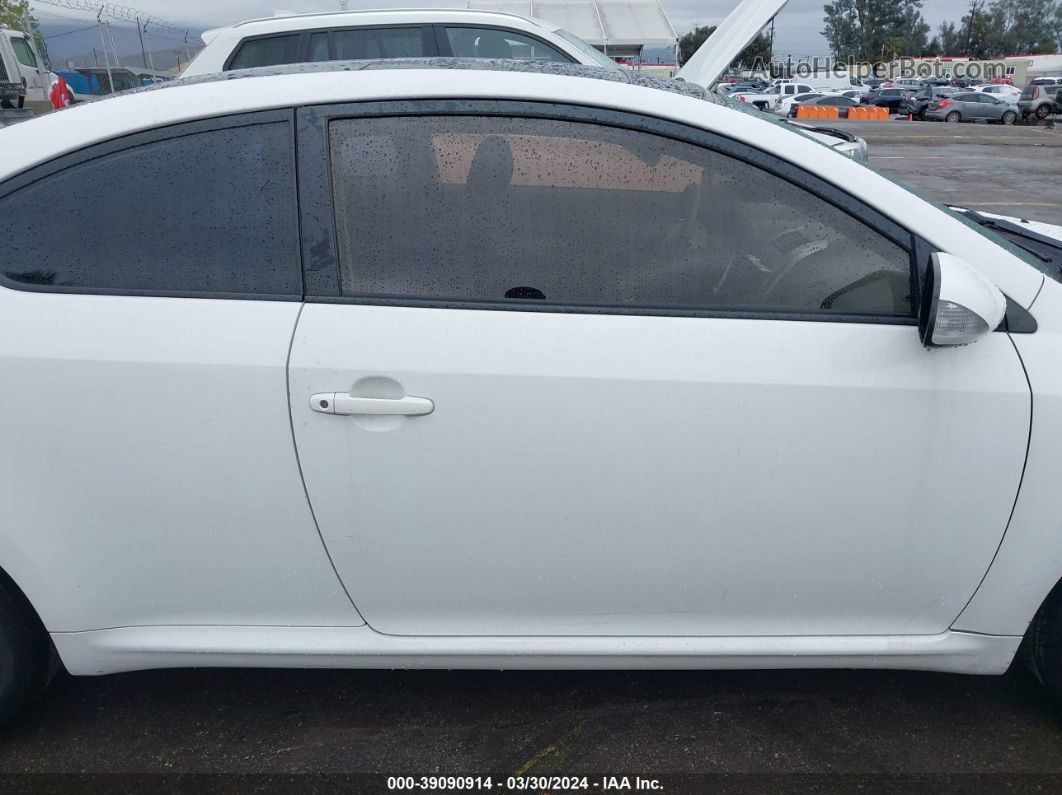 2008 Scion Tc   White vin: JTKDE167780265595