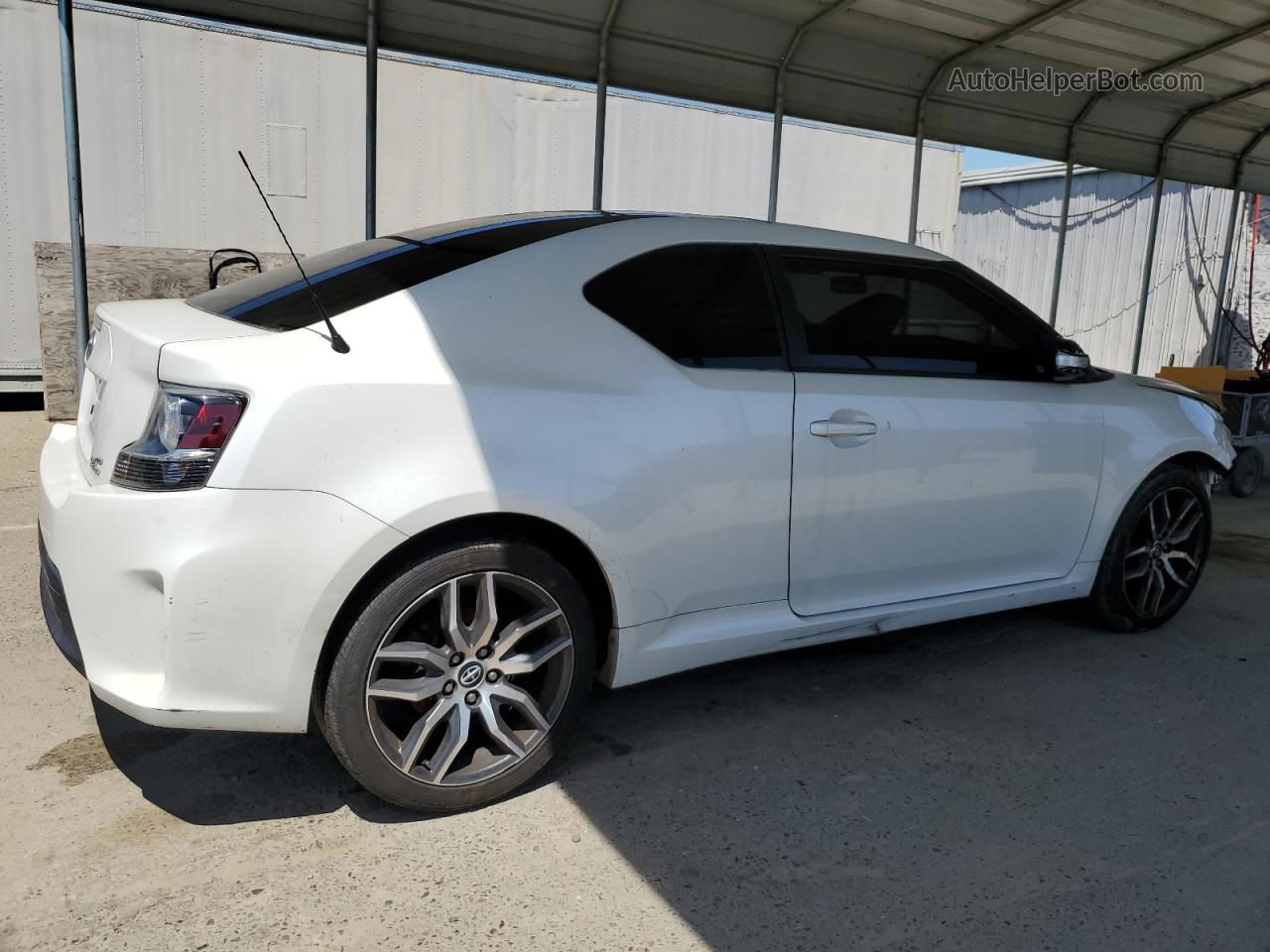 2015 Toyota Scion Tc  White vin: JTKJF5C74FJ011636