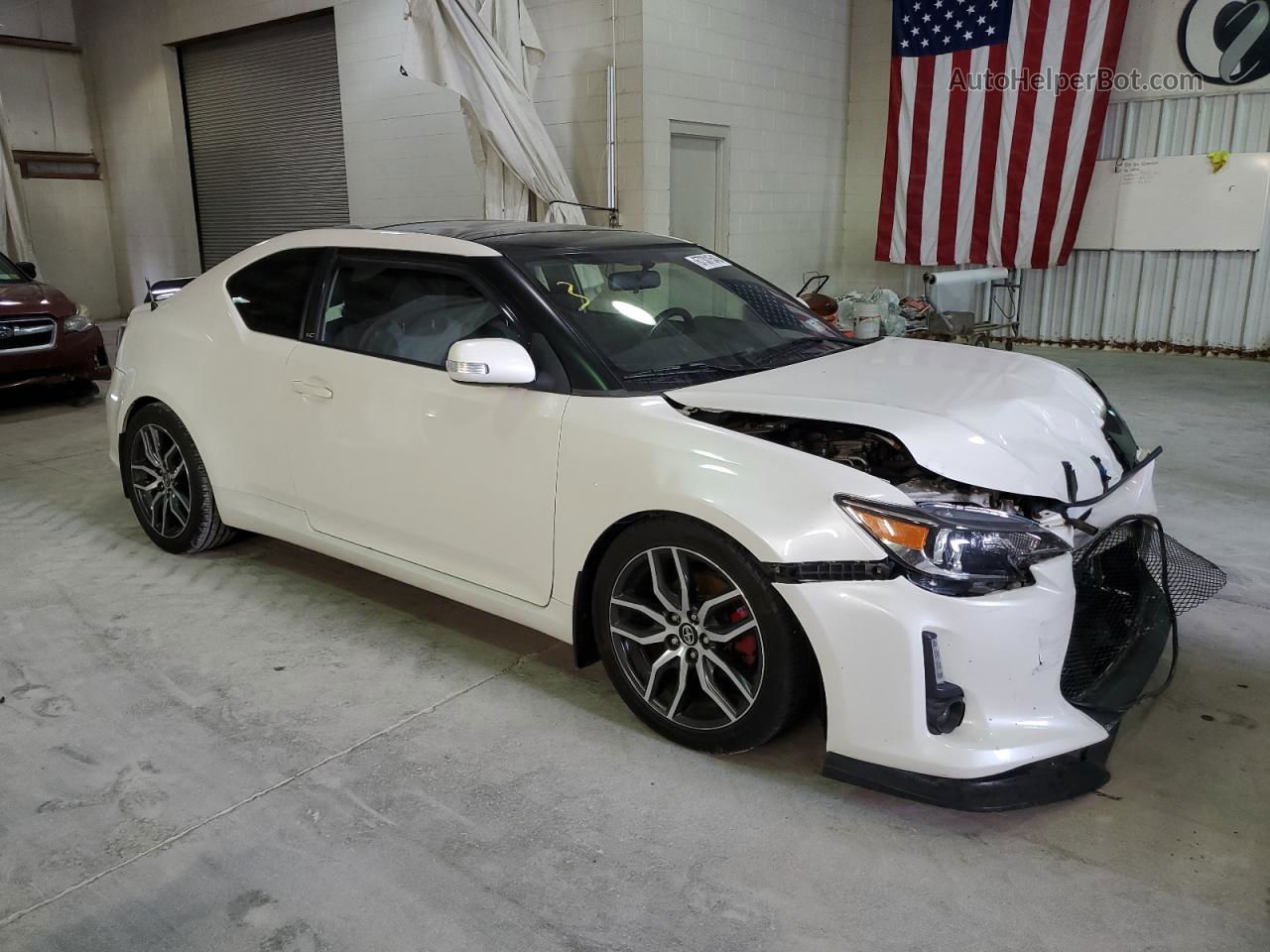 2015 Toyota Scion Tc  Белый vin: JTKJF5C76F3089338