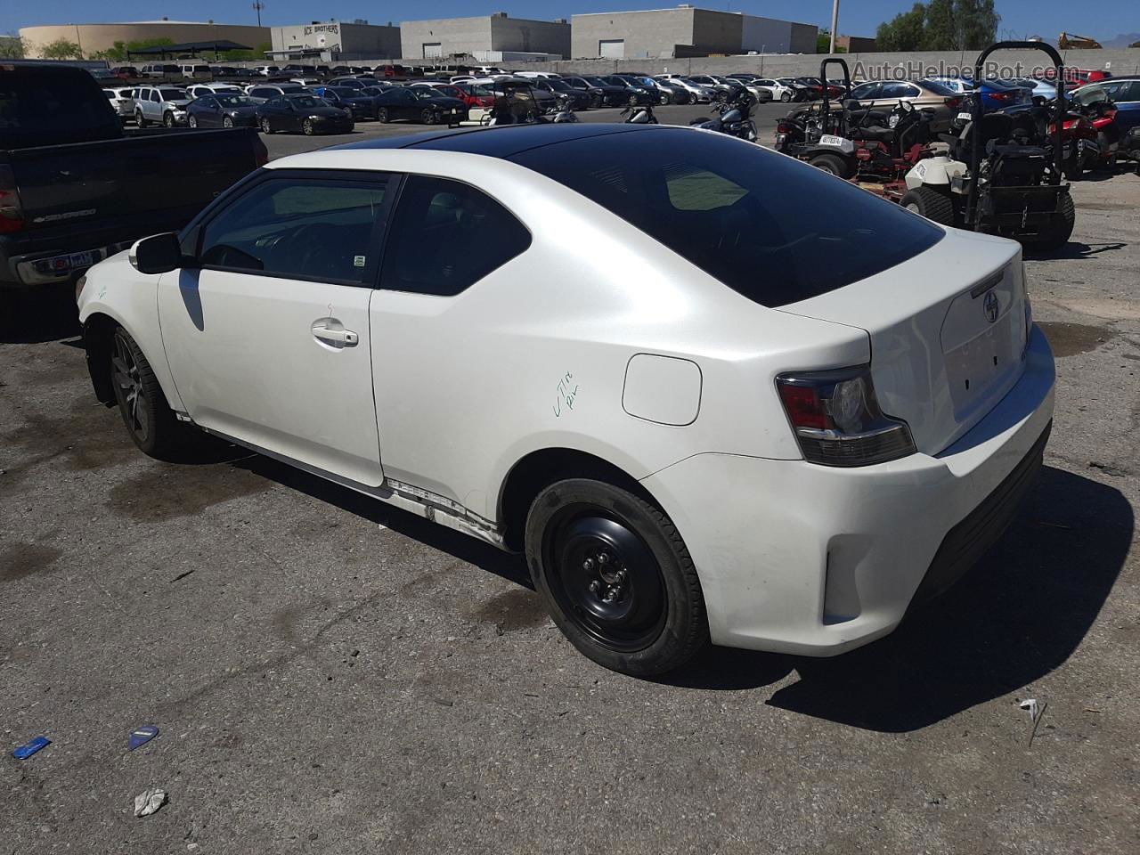 2015 Toyota Scion Tc  White vin: JTKJF5C76F3093891