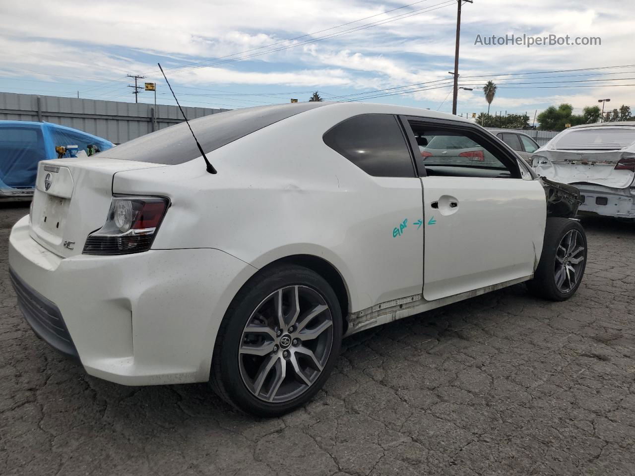 2015 Toyota Scion Tc  White vin: JTKJF5C79FJ012295