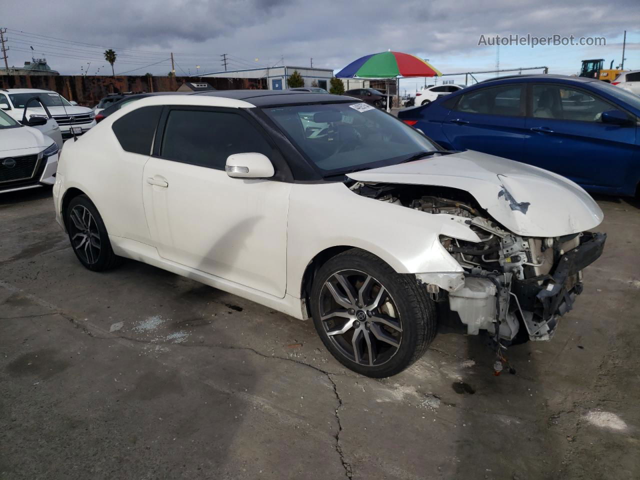 2015 Toyota Scion Tc  White vin: JTKJF5C7XF3094882