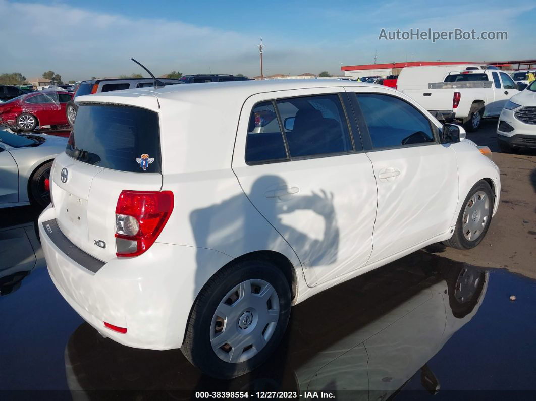 2008 Scion Xd   White vin: JTKKU10408J013206