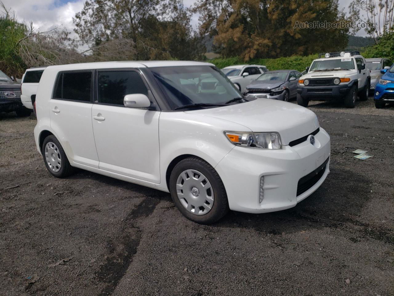 2015 Toyota Scion Xb  White vin: JTLZE4FE4FJ081997