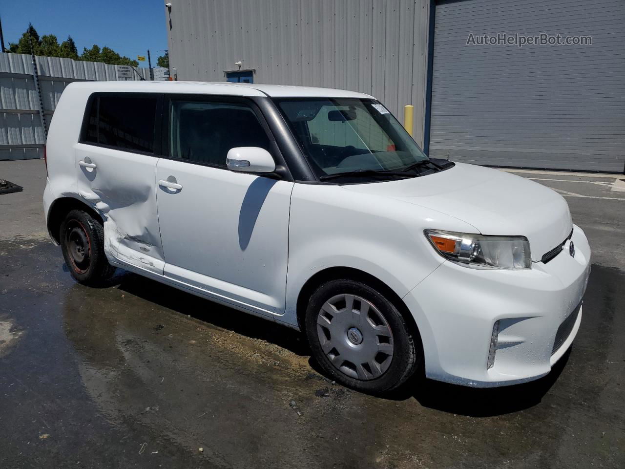 2015 Toyota Scion Xb  White vin: JTLZE4FE5FJ082284