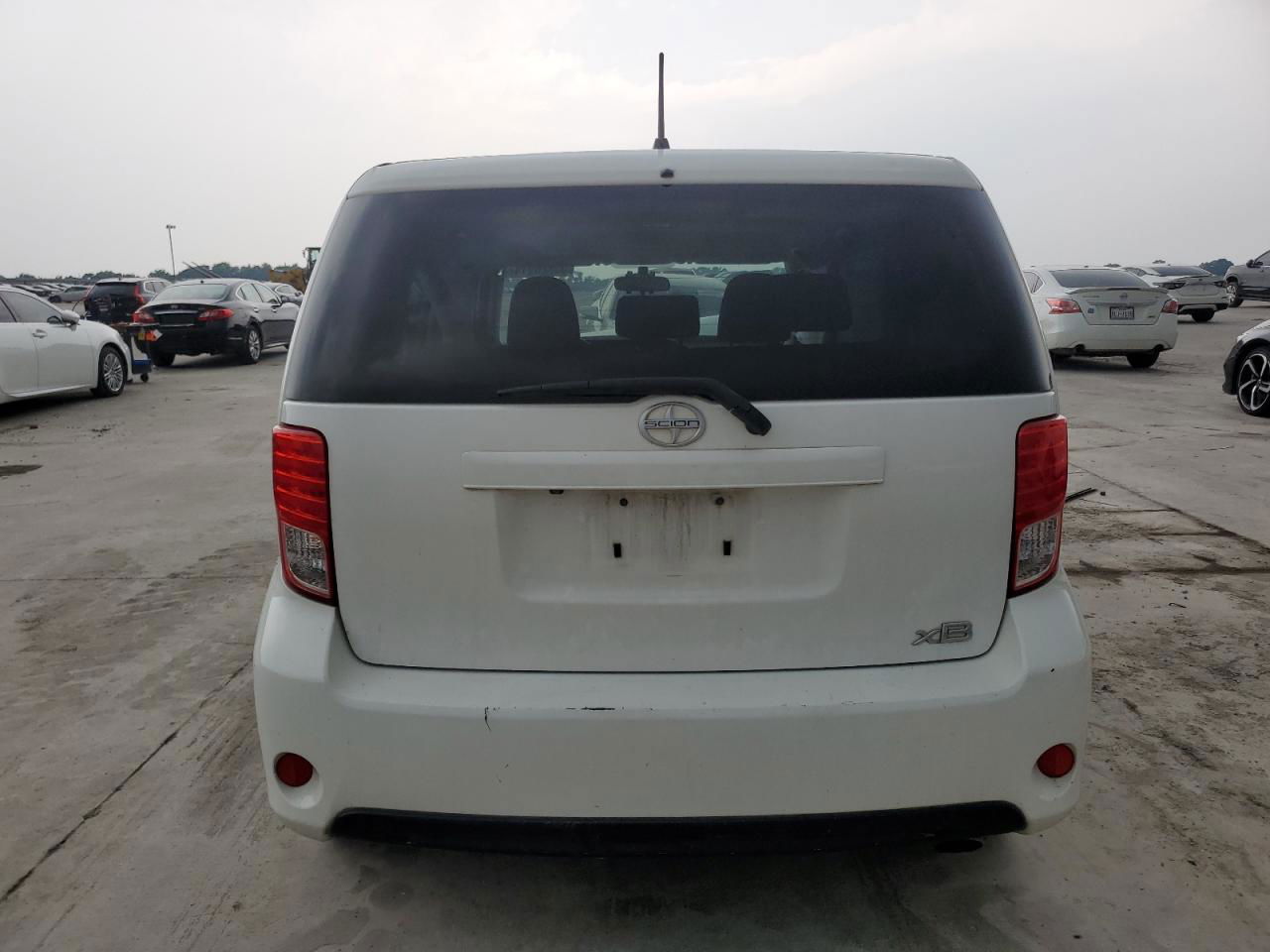 2015 Toyota Scion Xb  Белый vin: JTLZE4FE6FJ072086