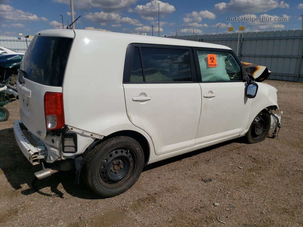 2015 Toyota Scion Xb  White vin: JTLZE4FE7FJ075935