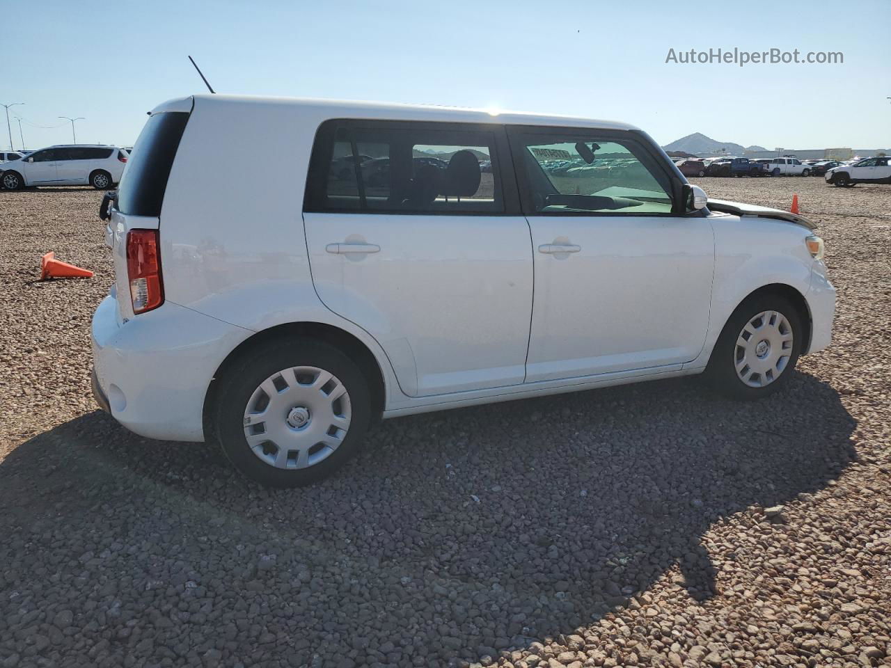 2015 Toyota Scion Xb  White vin: JTLZE4FE7FJ078396